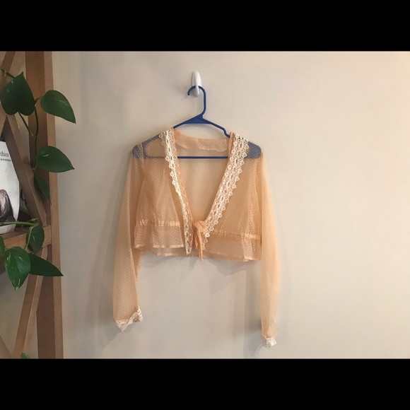 Peachy Vintage Lacey top - Picture 3 of 3
